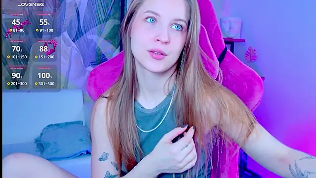 CuteMousee online show from March 3, 5:47 am