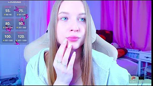 CuteMousee online show from April 5, 8:43 am