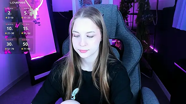 CuteMousee online show from October 18, 5:20 am