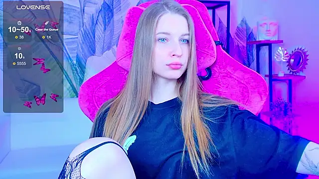 CuteMousee online show from March 13, 6:18 am