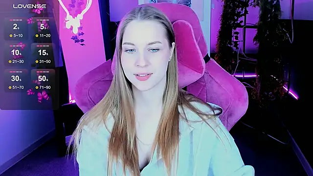 CuteMousee online show from October 5, 8:38 am