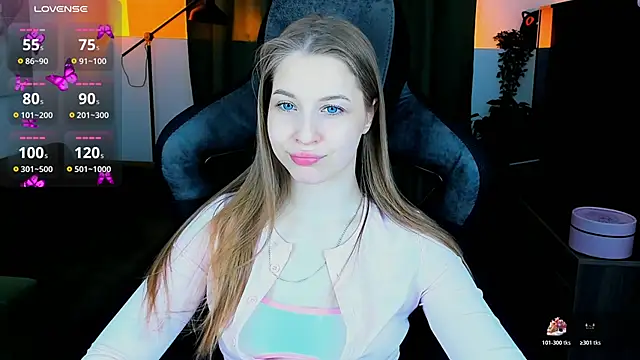 CuteMousee online show from March 10, 8:51 am