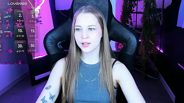 CuteMousee online show from October 24, 8:46 am