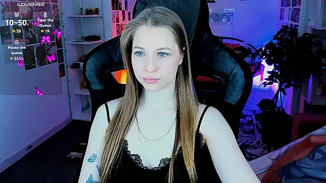 CuteMousee online show from March 25, 10:47 am