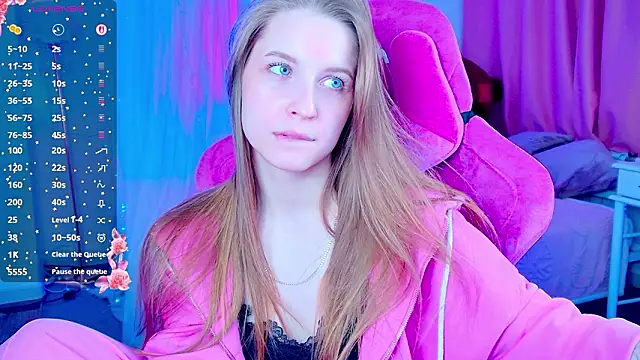 CuteMousee online show from March 21, 9:36 am