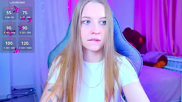 CuteMousee online show from March 30, 6:37 am