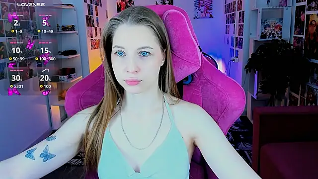 CuteMousee online show from February 28, 8:25 am