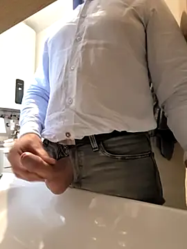 Veinedur online show from October 27, 4:08 pm