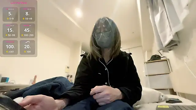 mel  mel online show from December 20, 3:37 pm