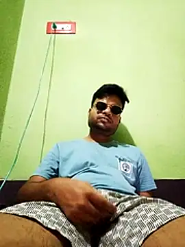 Snapshot of RohanBig chatting on May 12, 2:12 pm RohanBig online show from May 12, 2:12 pm