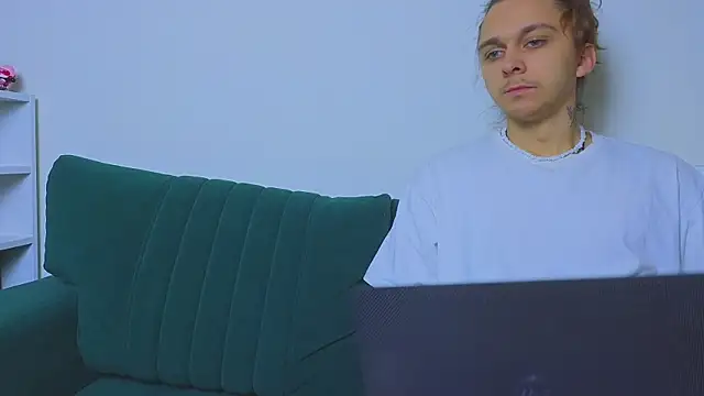 do u know them online show from April 4, 10:00 am