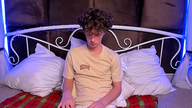 LukeSweet online show from July 21, 3:46 pm