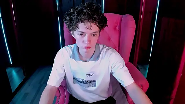 LukeSweet online show from March 13, 2:11 pm