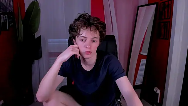 LukeSweet online show from April 14, 3:28 pm