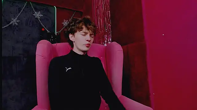 LukeSweet online show from December 15, 11:49 am