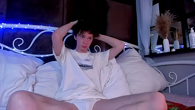 LukeSweet online show from March 24, 5:57 pm