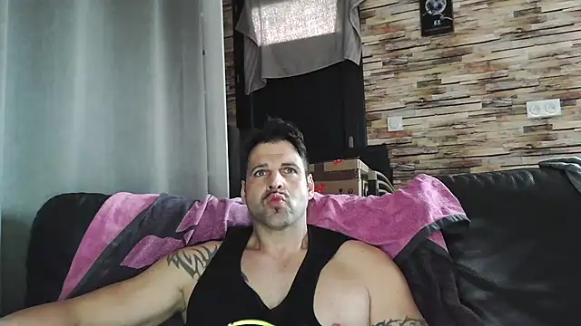 XxBigboybandxX online show from February 12, 1:44 pm