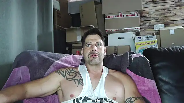 XxBigboybandxX online show from April 28, 3:27 pm