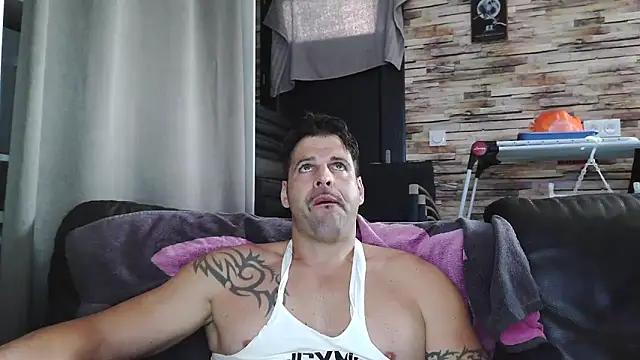 Snapshot of XxBigboybandxX chatting on November 21, 1:10 pm XxBigboybandxX online show from November 21, 1:10 pm