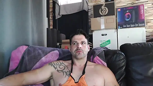 XxBigboybandxX online show from March 31, 4:53 pm