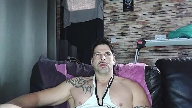 XxBigboybandxX online show from January 8, 9:26 am