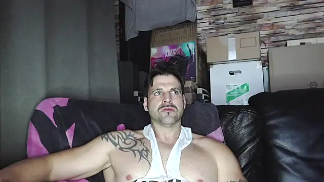 XxBigboybandxX online show from March 4, 6:04 pm