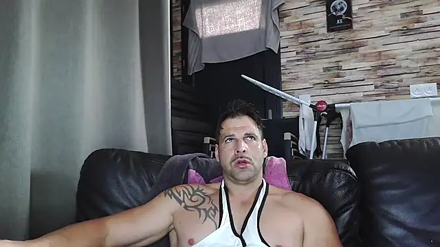 Snapshot of XxBigboybandxX chatting on November 7, 12:53 pm XxBigboybandxX online show from November 7, 12:53 pm