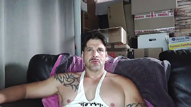 XxBigboybandxX online show from May 3, 2:20 pm