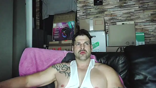 XxBigboybandxX online show from March 19, 7:58 pm