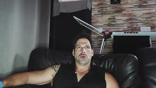 Snapshot of XxBigboybandxX chatting on September 28, 4:25 pm XxBigboybandxX online show from September 28, 4:25 pm