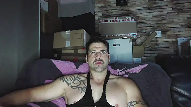 XxBigboybandxX online show from April 15, 5:46 am