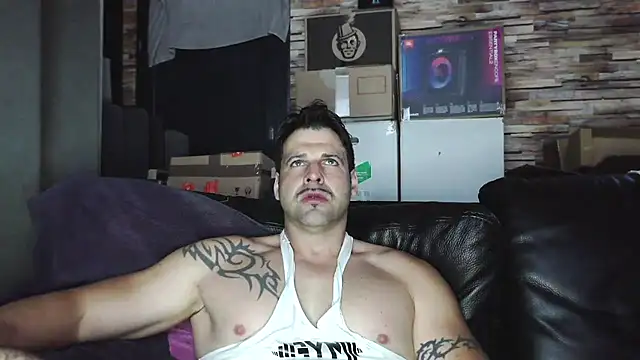 XxBigboybandxX online show from April 4, 5:36 am