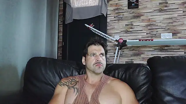 Snapshot of XxBigboybandxX chatting on September 30, 11:38 am XxBigboybandxX online show from September 30, 11:38 am