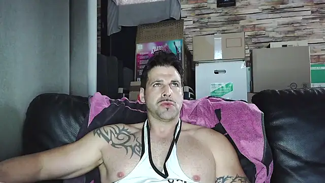 XxBigboybandxX online show from March 8, 2:09 pm