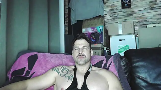 XxBigboybandxX online show from March 14, 6:36 pm