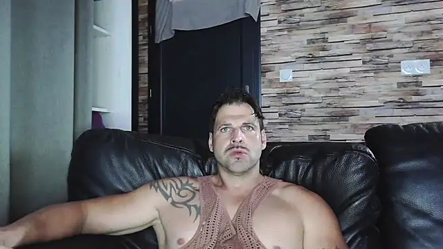 Snapshot of XxBigboybandxX chatting on October 20, 3:56 pm XxBigboybandxX online show from October 20, 3:56 pm