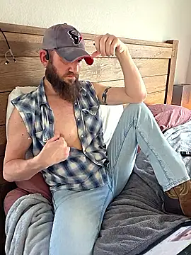 Icebearsticlese online show from February 7, 9:56 pm