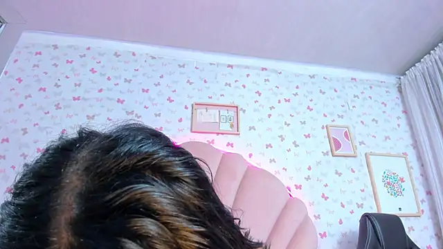 Snapshot of ashlyleee_ chatting on December 23, 3:00 pm ashlyleee online show from December 23, 3:00 pm