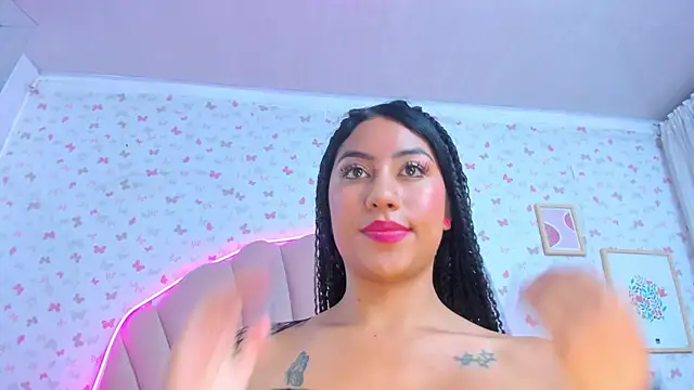 Snapshot of ashlyleee_ chatting on January 7, 3:23 pm ashlyleee online show from January 7, 3:23 pm