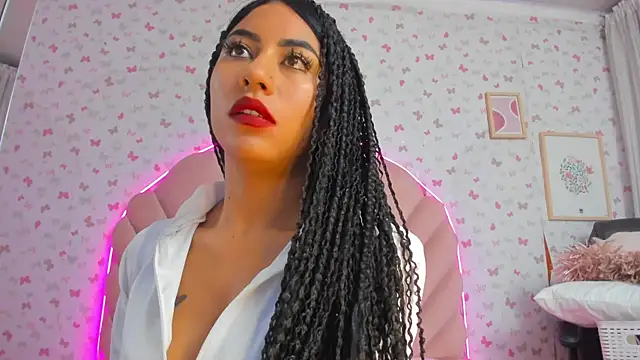 Snapshot of ashlyleee_ chatting on December 28, 12:03 pm ashlyleee online show from December 28, 12:03 pm