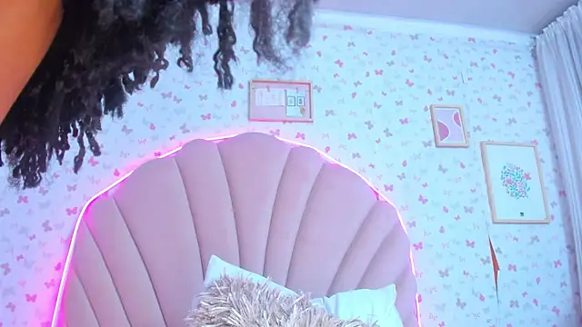 Snapshot of ashlyleee_ chatting on January 8, 3:39 pm ashlyleee online show from January 8, 3:39 pm