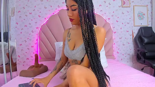 Snapshot of ashlyleee_ chatting on December 30, 12:20 pm ashlyleee online show from December 30, 12:20 pm