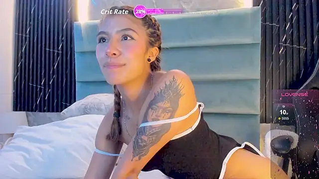 Snapshot of MelodiLovee_ chatting on November 15, 7:07 pm MelodiLovee online show from November 15, 7:07 pm