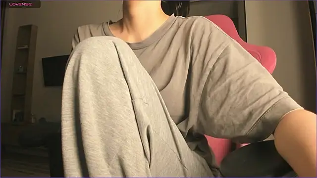 Snapshot of sweetiebunny22 chatting on February 18, 12:01 pm sweetiebunny22 online show from February 18, 12:01 pm