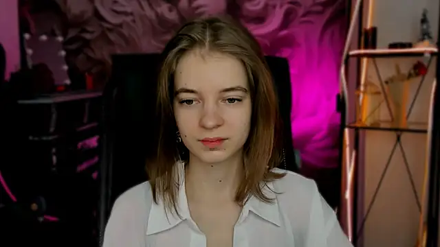 Snapshot of TinaDavil chatting on March 12, 9:23 am TinaDavil online show from March 12, 9:23 am