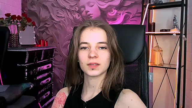 Snapshot of TinaDavil chatting on February 28, 4:10 pm TinaDavil online show from February 28, 4:10 pm