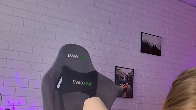 TinaDavil online show from February 19, 9:17 am