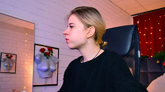 Snapshot of TinaDavil chatting on January 7, 9:14 am TinaDavil online show from January 7, 9:14 am