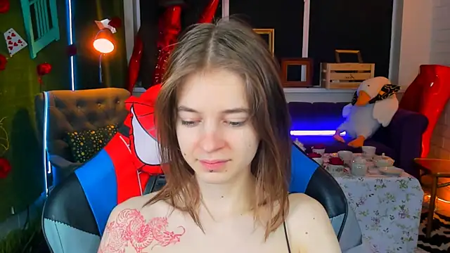 Snapshot of TinaDavil chatting on March 18, 9:12 am TinaDavil online show from March 18, 9:12 am