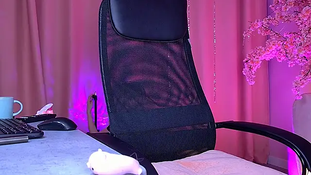 TinaDavil online show from February 18, 9:28 am